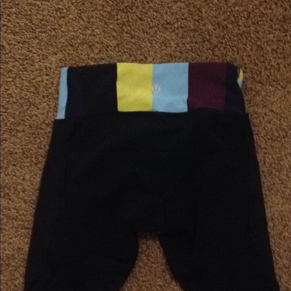 Lululemon crops cute textured design on the inseam
